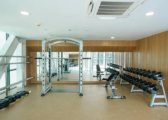 Republic Apartment Nearby Airport Free Pool Gym