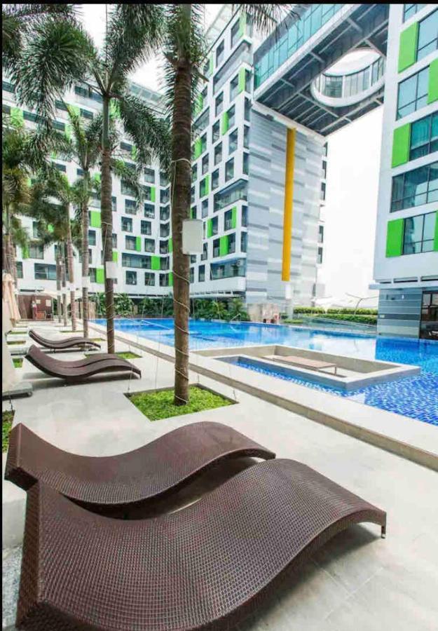 Republic Nearby Airport Free Pool Gym Апартаменты *