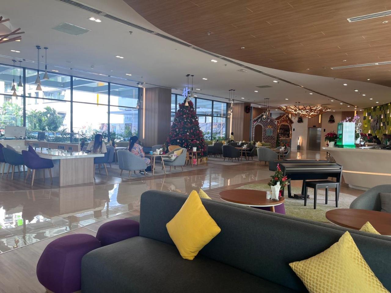 Republic Nearby Airport Free Pool Gym Апартаменты