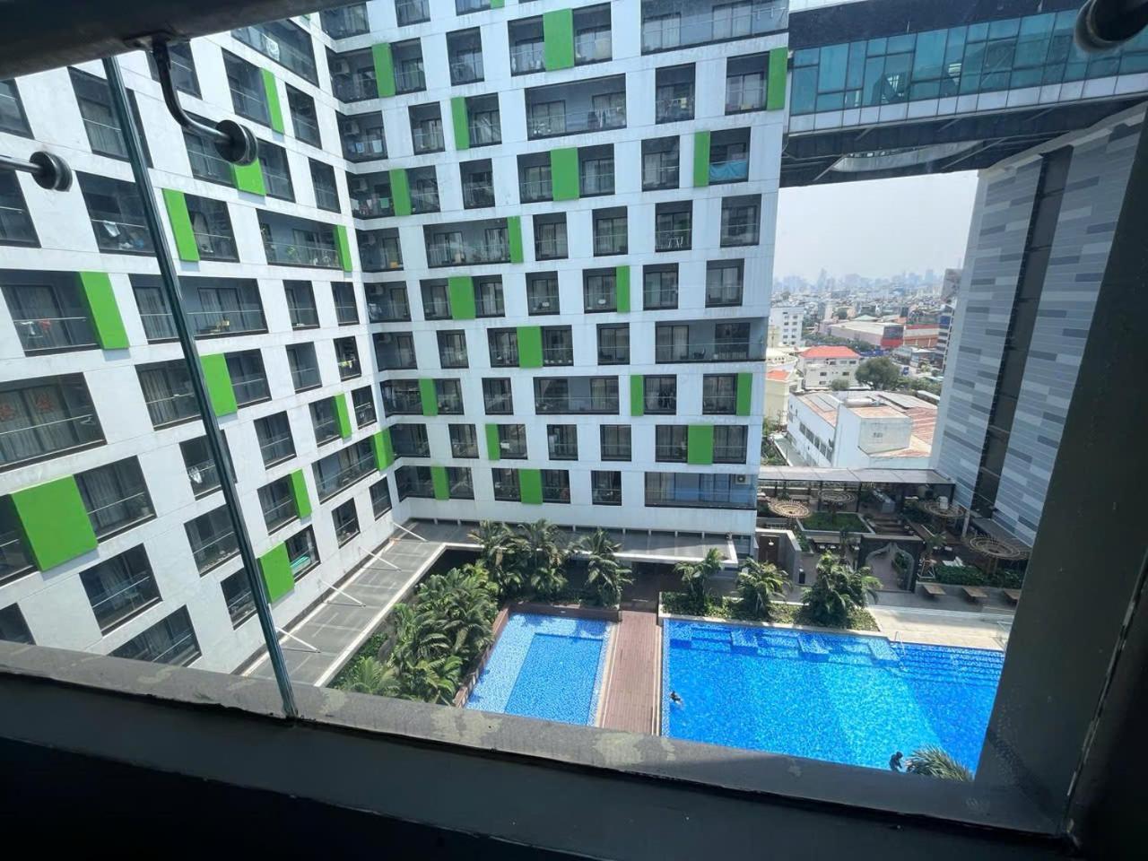Апартаменты Republic Nearby Airport Free Pool Gym Хошимин