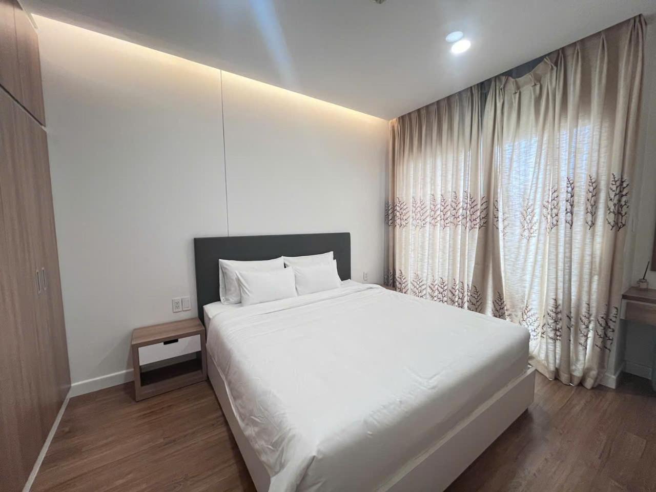 Republic Nearby Airport Free Pool Gym Апартаменты
