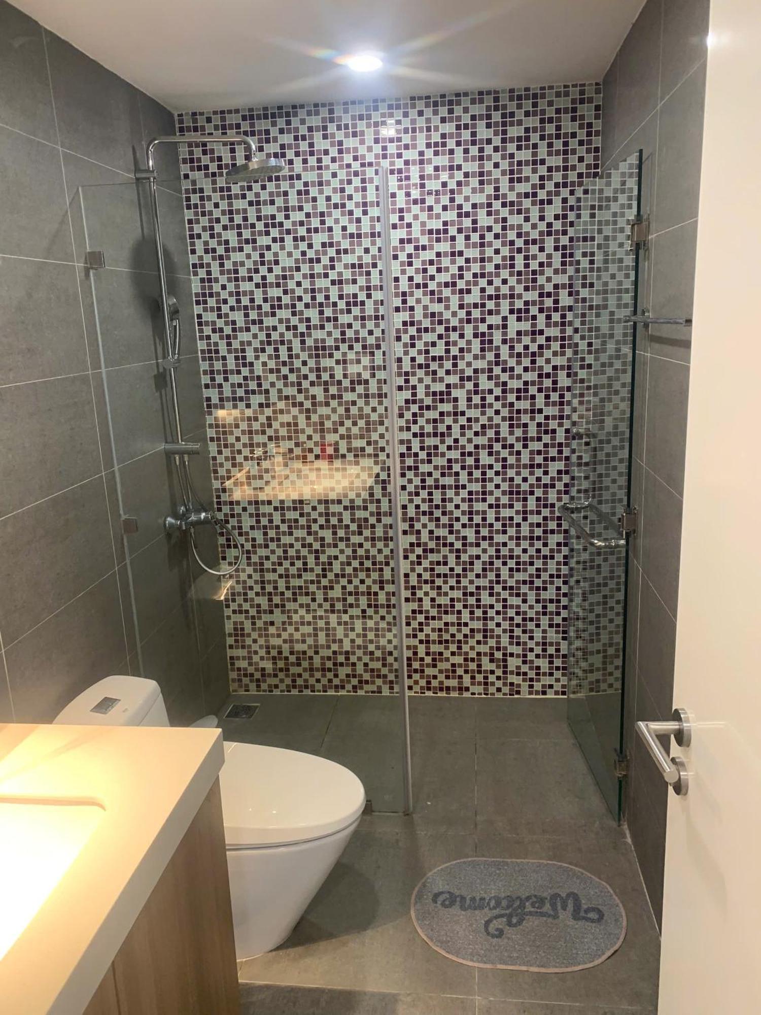 Republic Nearby Airport Free Pool Gym * Хошимин