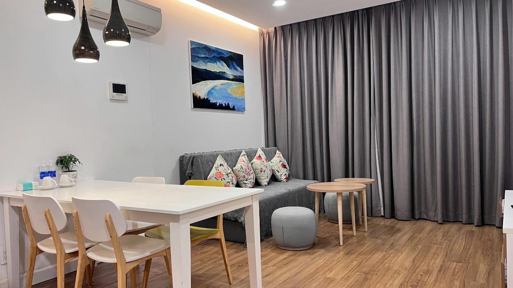 Republic Nearby Airport Free Pool Gym Апартаменты